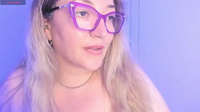 Chat +18 de Naty_Mature_ ao vivo