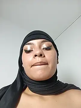 Samira_1 Adlı Modelin Canlı XXX Sohbeti