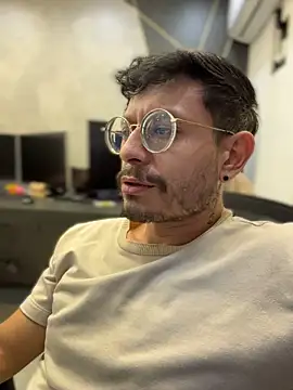 andrewlopezz: απευθείας συνομιλία ΧΧΧ