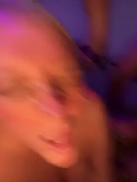 Blondebarbie21's Live XXX Chat