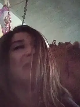deedeedoll82222's Live XXX Chat