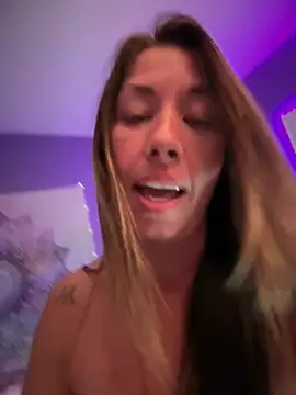 MiraKisss' Webcam Show