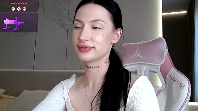 Chat +18 de JenniferQueen11 ao vivo