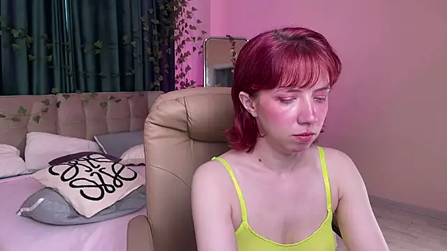 Love_is_Lola Adlı Modelin Canlı XXX Sohbeti