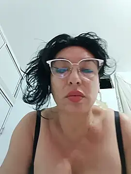 katysquirtdirty's Live Chat Room