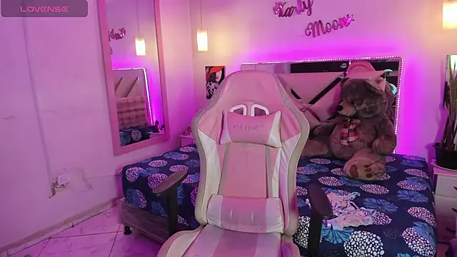 Karly_moon's Live XXX Chat