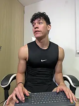 Chatroom XXX en direct de Luke_Muscle