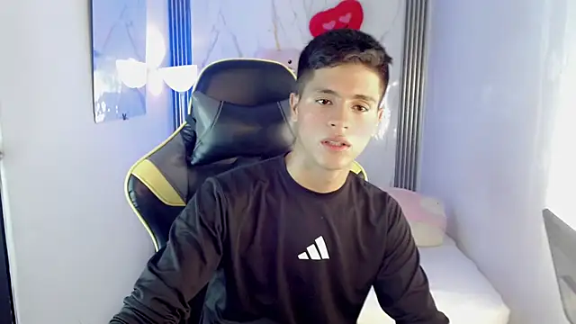 Chat +18 de Ascii_one ao vivo