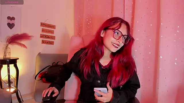 RedMeloddy's Live XXX Chat