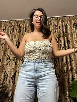 NadiraNoor – Live XXX-chat