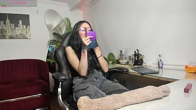 Chatroom XXX en direct de Laila_Angels