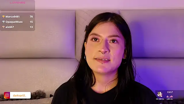 XXX chat uživo modela DarkIvory_