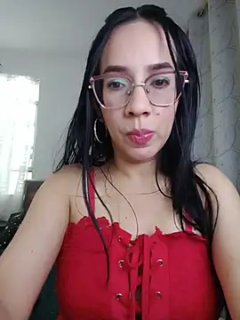 Chat XXX en directo de YaraDuartee