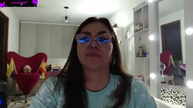Myrnasexxx Chat XXX in diretta