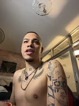 AlphaMasterXxx XXX чат на живо