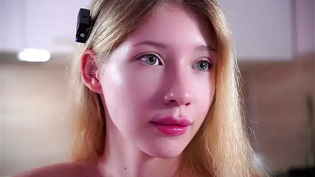 SunnivaCovil's Live XXX Chat