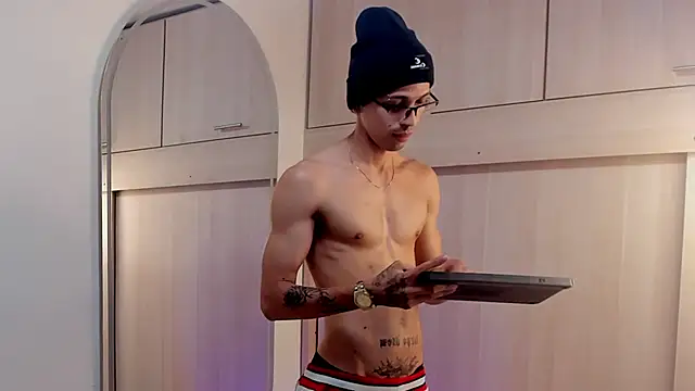 Chatroom XXX en direct de Mheysam_Youngerx