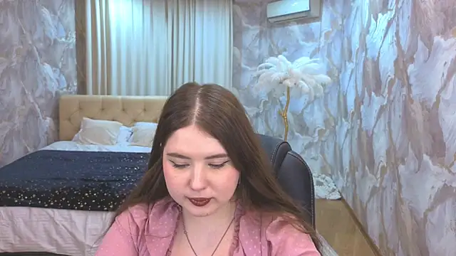 PixelGoddess Adlı Modelin Canlı XXX Sohbeti