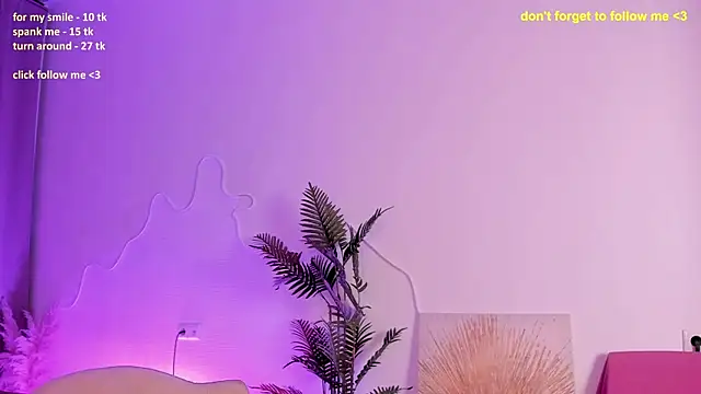 LauraCoy XXX чат на живо