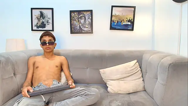 RED_ZONE_BOYS Chat XXX in diretta