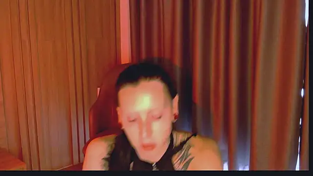 Chatroom XXX en direct de ivo_blake