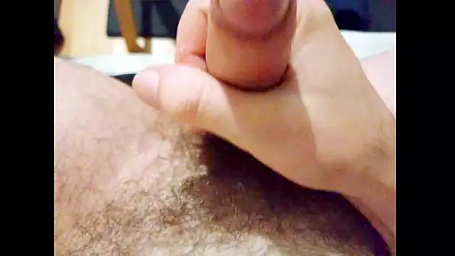 צ'אט XXX בשידור חי של hairyuncut00
