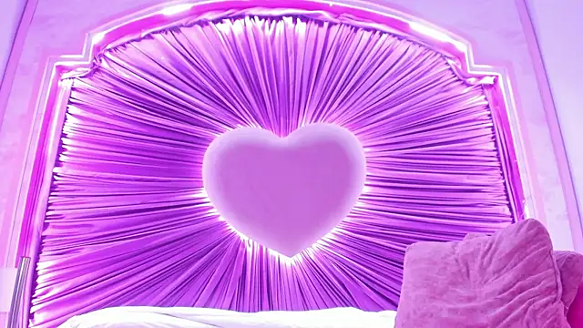 Lushi_Love Adlı Modelin Canlı XXX Sohbeti