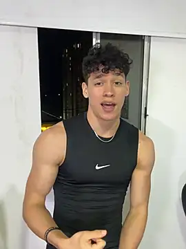 Luke_Muscle XXX чат на живо