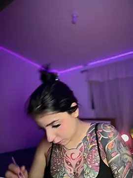 XXX chat uživo modela Kittyhelll_