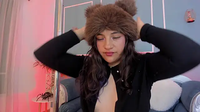 TaraTaylorr Chat XXX in diretta