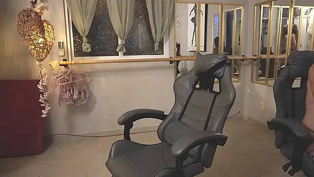 RhiCon Adlı Modelin Canlı XXX Sohbeti