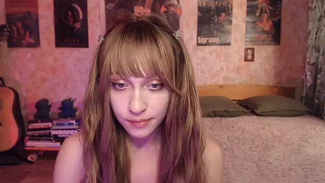 Chat +18 de Friendly_Ellie ao vivo