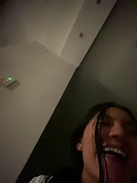 miichael_black 即時 XXX 聊天