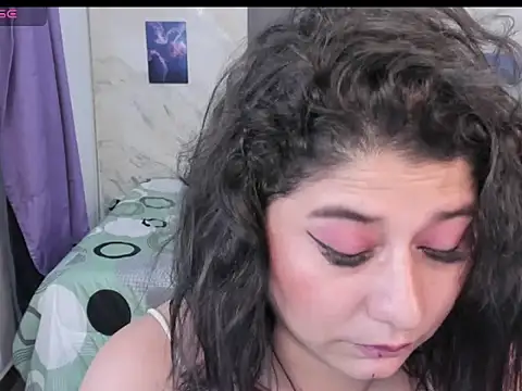 XXX chat uživo modela alinabozz1