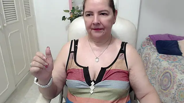 leonela_69 Live XXX Chat