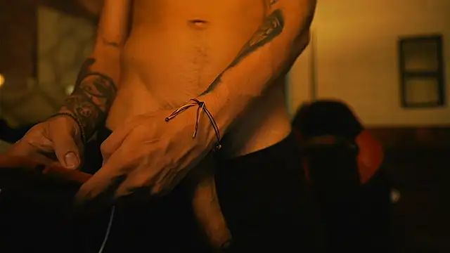 AlphaMasterXxx 라이브 XXX 채팅
