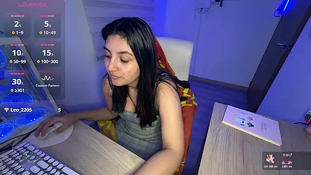 Chat +18 de cloe_small ao vivo