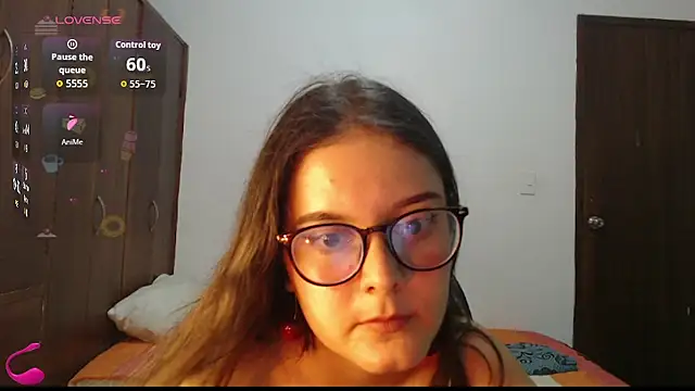 Chatroom XXX en direct de MadieeLorez