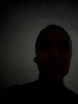 Esmeralda333 Adlı Modelin Canlı XXX Sohbeti
