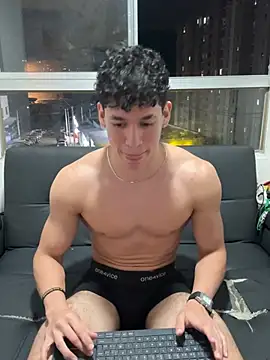 Chatroom XXX en direct de Luke_Muscle