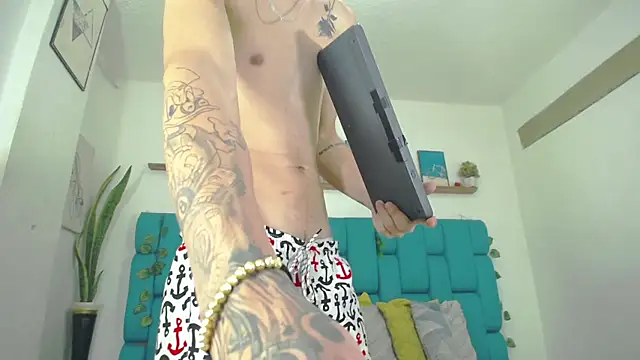 XXX chat uživo modela MaxHornyLatin