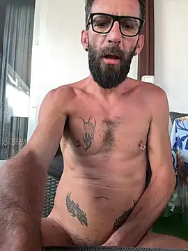 Michel_huge Adlı Modelin Canlı XXX Sohbeti