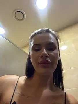 MiraReach's Live XXX Chat