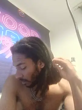 צ'אט XXX בשידור חי של Mikaaa97