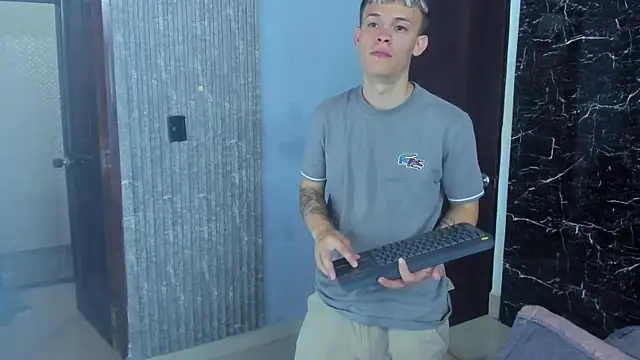 XXX chat uživo modela Robinlion91