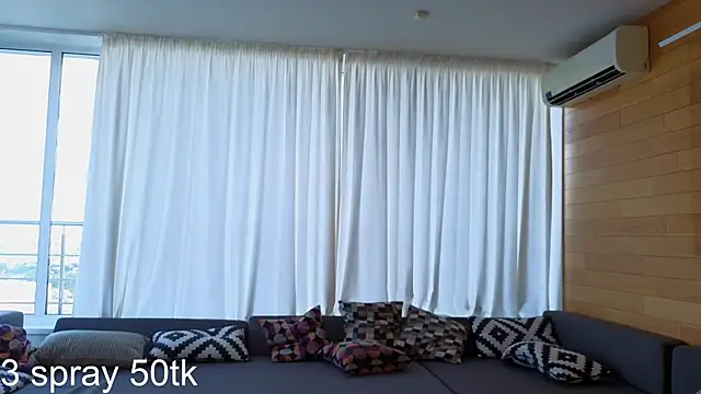 AliciaBrooks' Live XXX Chat