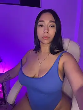 nyna_1's Live XXX Chat