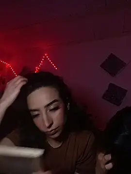 AlexxaAndRileyy 现场XXX聊天