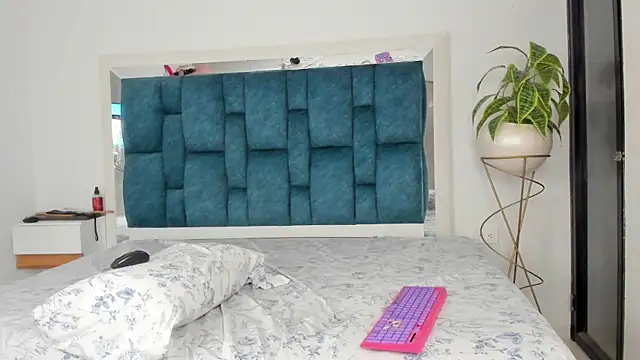 XXX chat uživo modela Emma_collins01