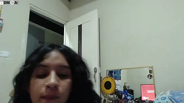 AlinaWoolf_ Adlı Modelin Canlı XXX Sohbeti
